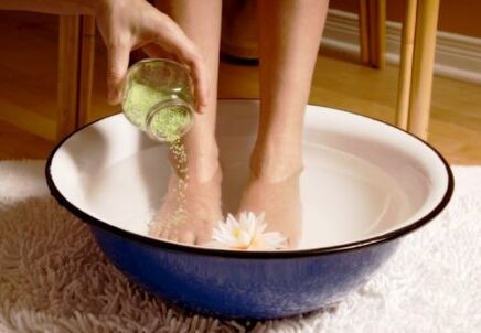 bath for the treatment of nail fungus