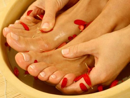 therapeutic bath for mycosis between the toes